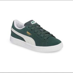 NWB Puma Green Suede Sneaker Kids